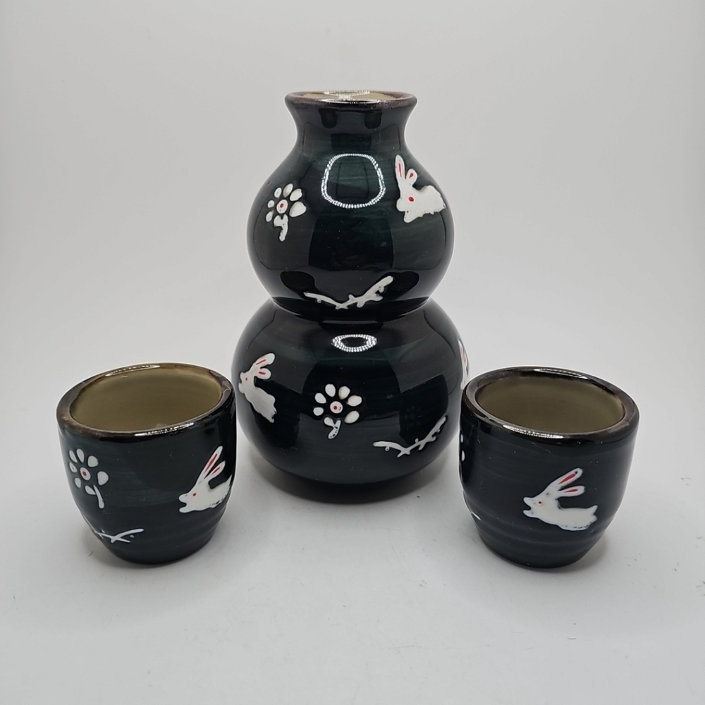 Green Japanese Usagi Ceramic Sake Cup Set Rabbit Design Unuses